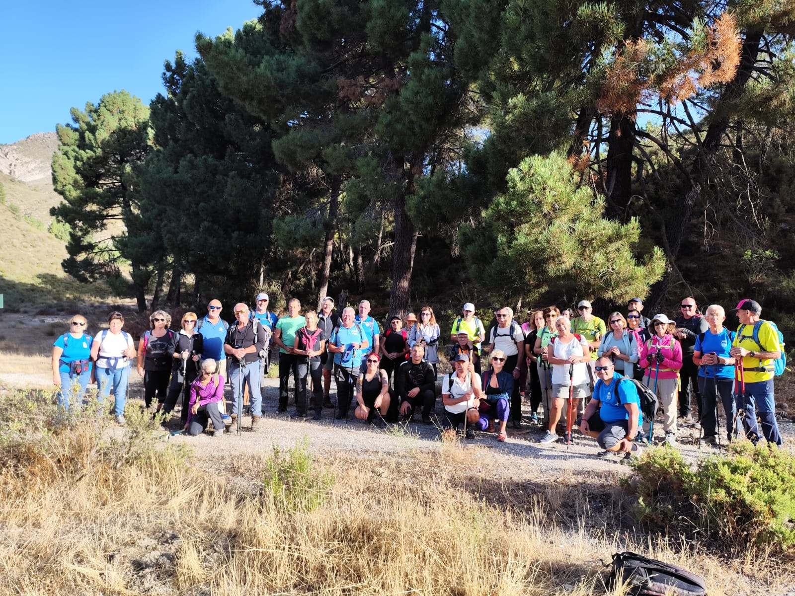 40 sexitanos descubren los paisajes de Beas de Granada gracias al 'Programa de Senderismo 2024'